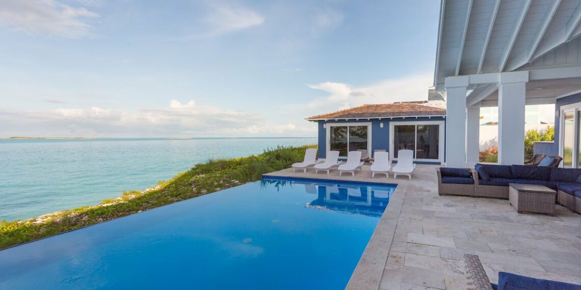 Luxury Rentals With Private View Deck photo